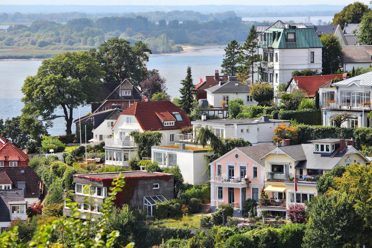 Houses and hillside gardens in Blankenese.