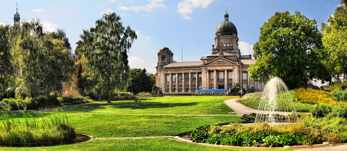 Hanseatic Higher Regional Court and its garden.