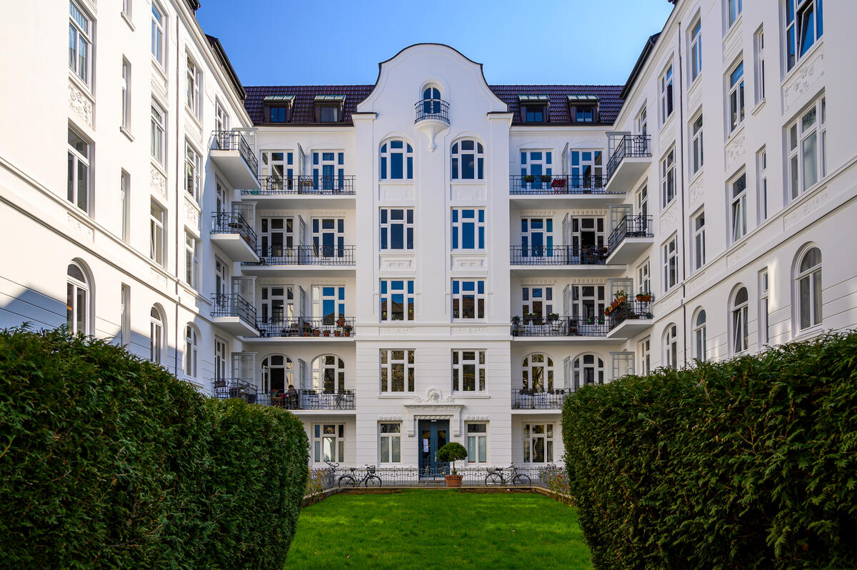 The courtyard of Hamburger Burg in Eppendorf.