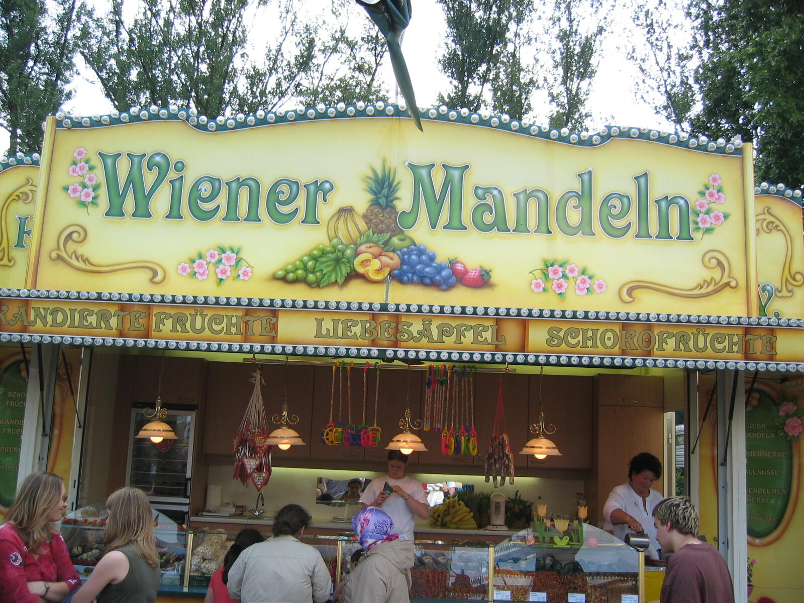 Confectionery stand with Wiener Mandeln lettering