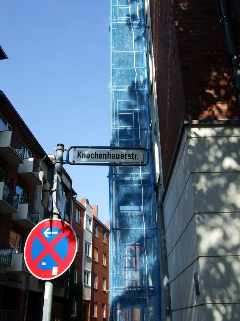 Knochenhauerstraße street sign with a no stopping sign