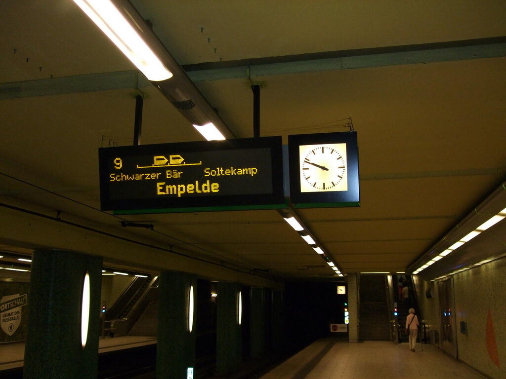 Display board at a light rail station: Line 9 towards Empelde