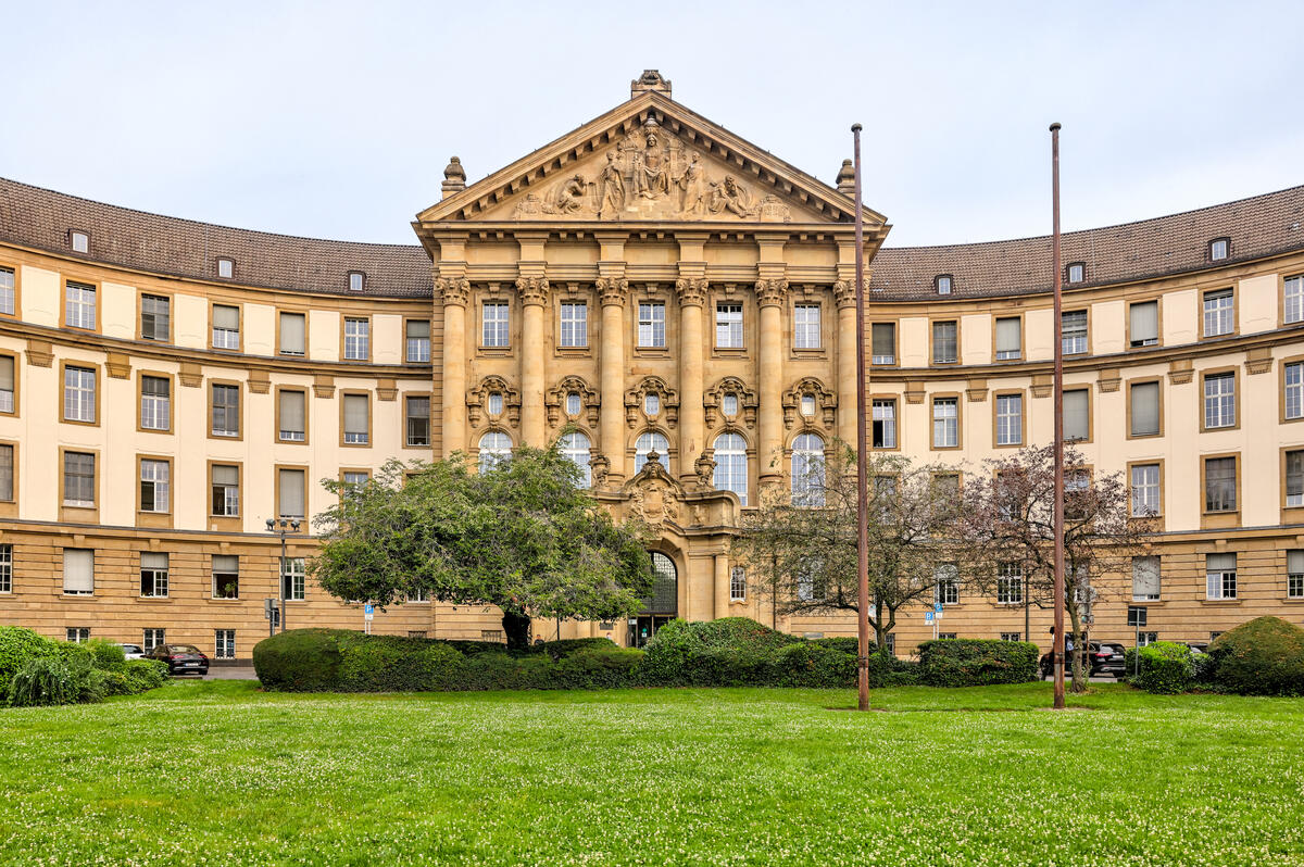 Cologne Higher Regional Court behind its lawn.