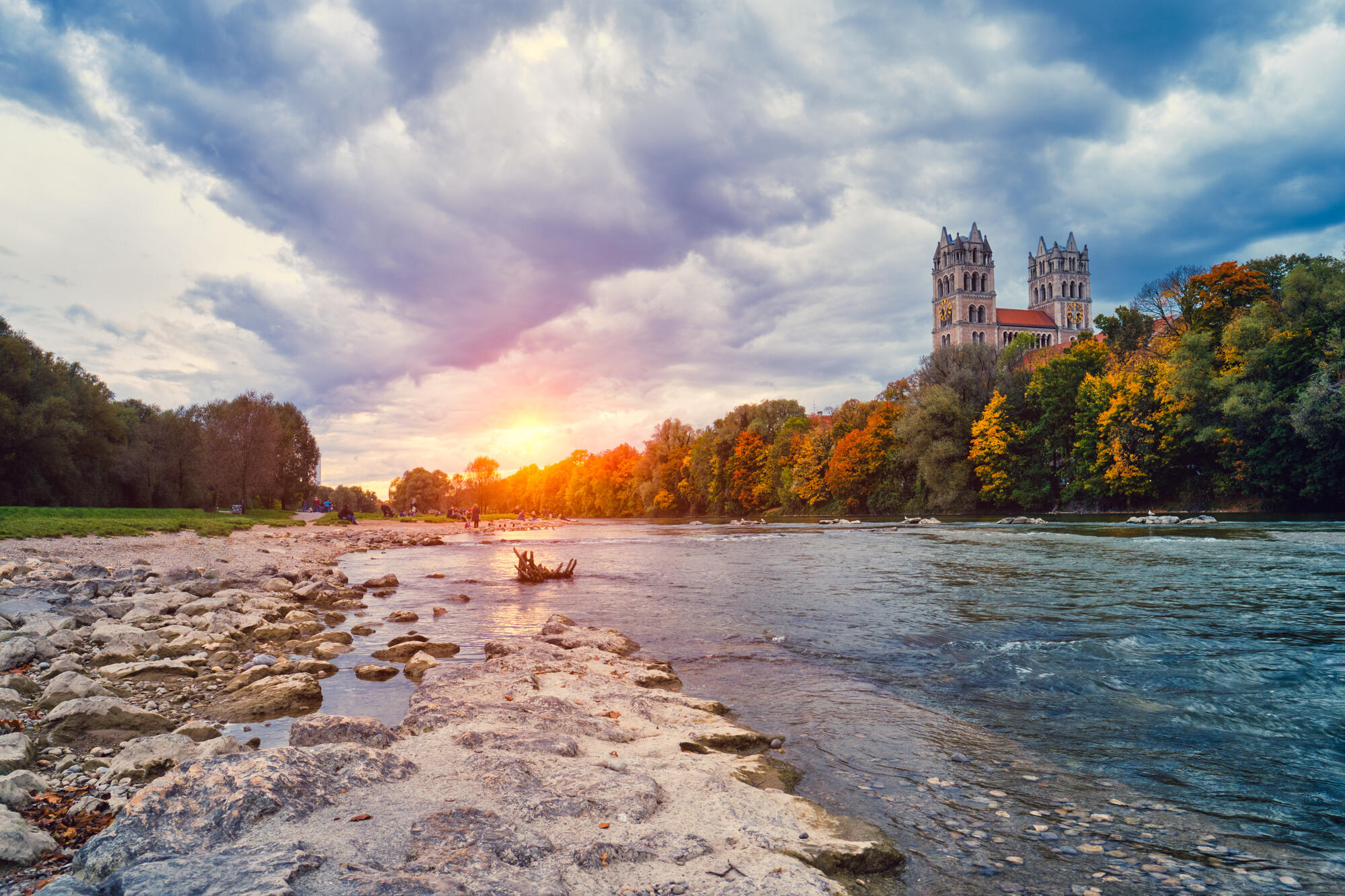 The Isar and St Maximilian’s Church in autumn light.